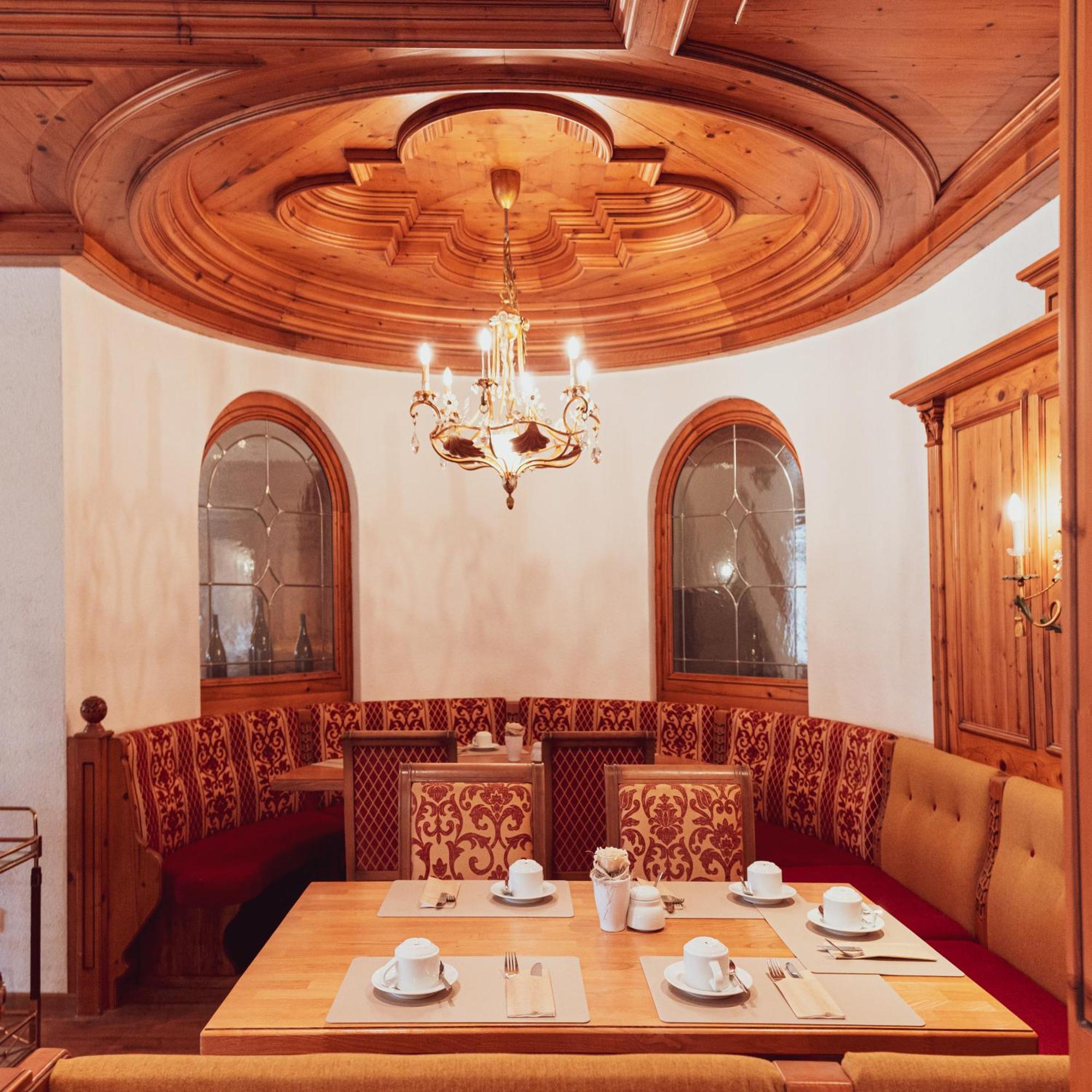 Hotel-Restaurant Kreuzberghof Tagungs- Und Veranstaltungshotel 티에펜바흐 외부 사진