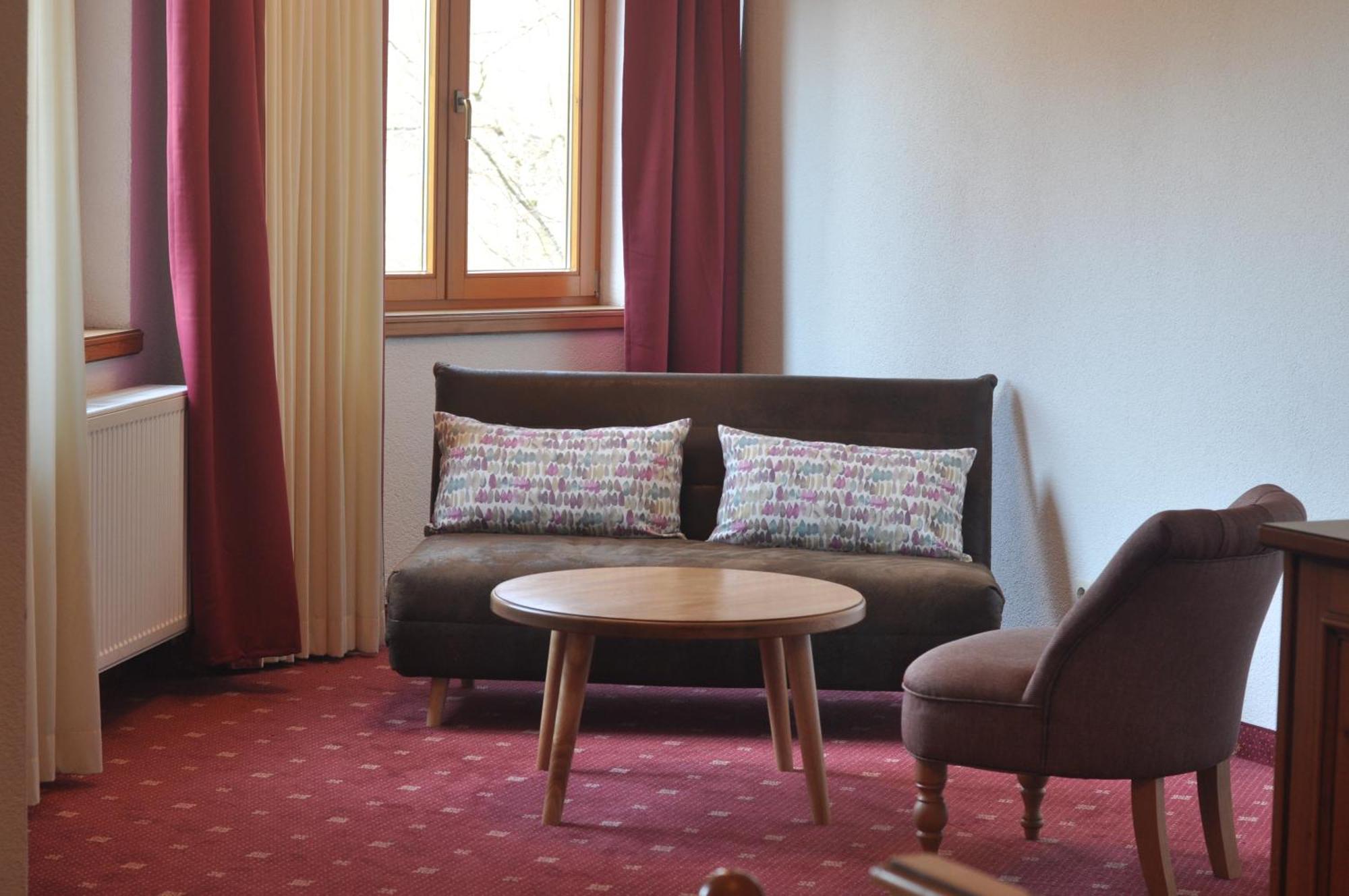 Hotel-Restaurant Kreuzberghof Tagungs- Und Veranstaltungshotel 티에펜바흐 외부 사진