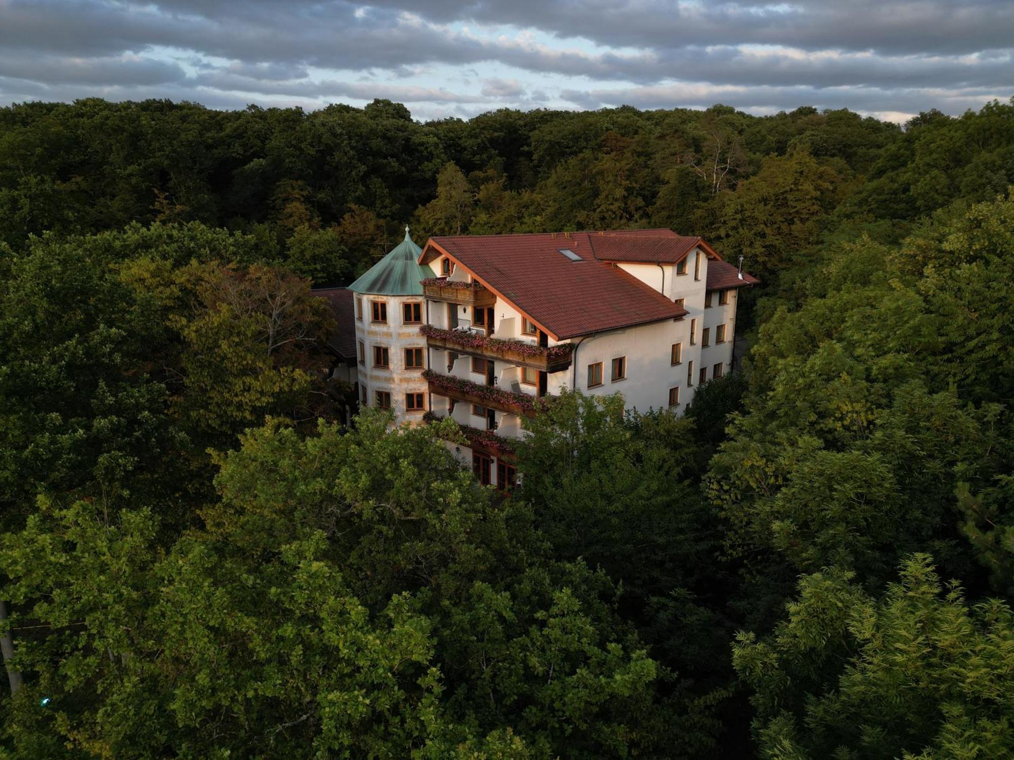 Hotel-Restaurant Kreuzberghof Tagungs- Und Veranstaltungshotel 티에펜바흐 외부 사진