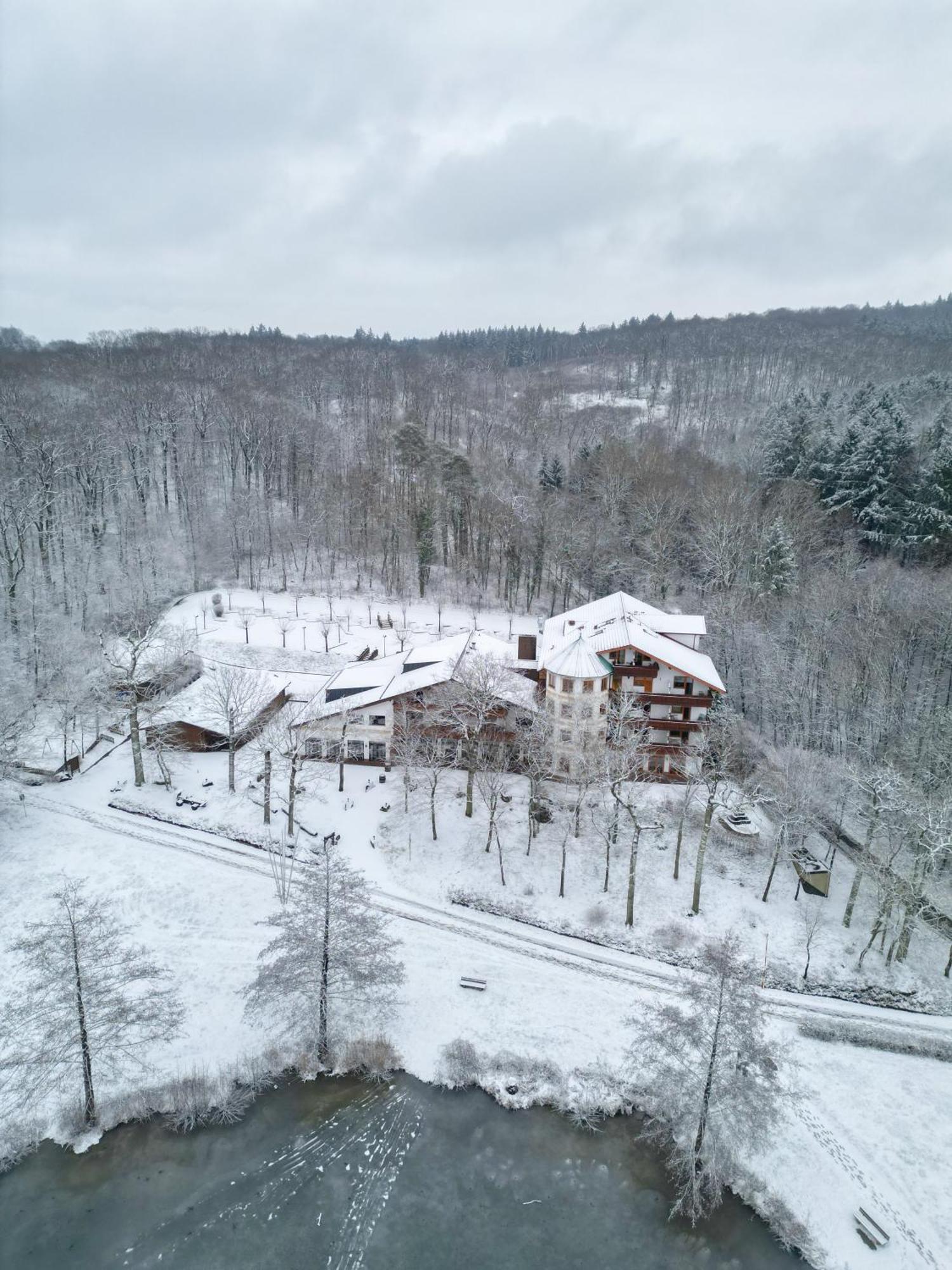 Hotel-Restaurant Kreuzberghof Tagungs- Und Veranstaltungshotel 티에펜바흐 외부 사진