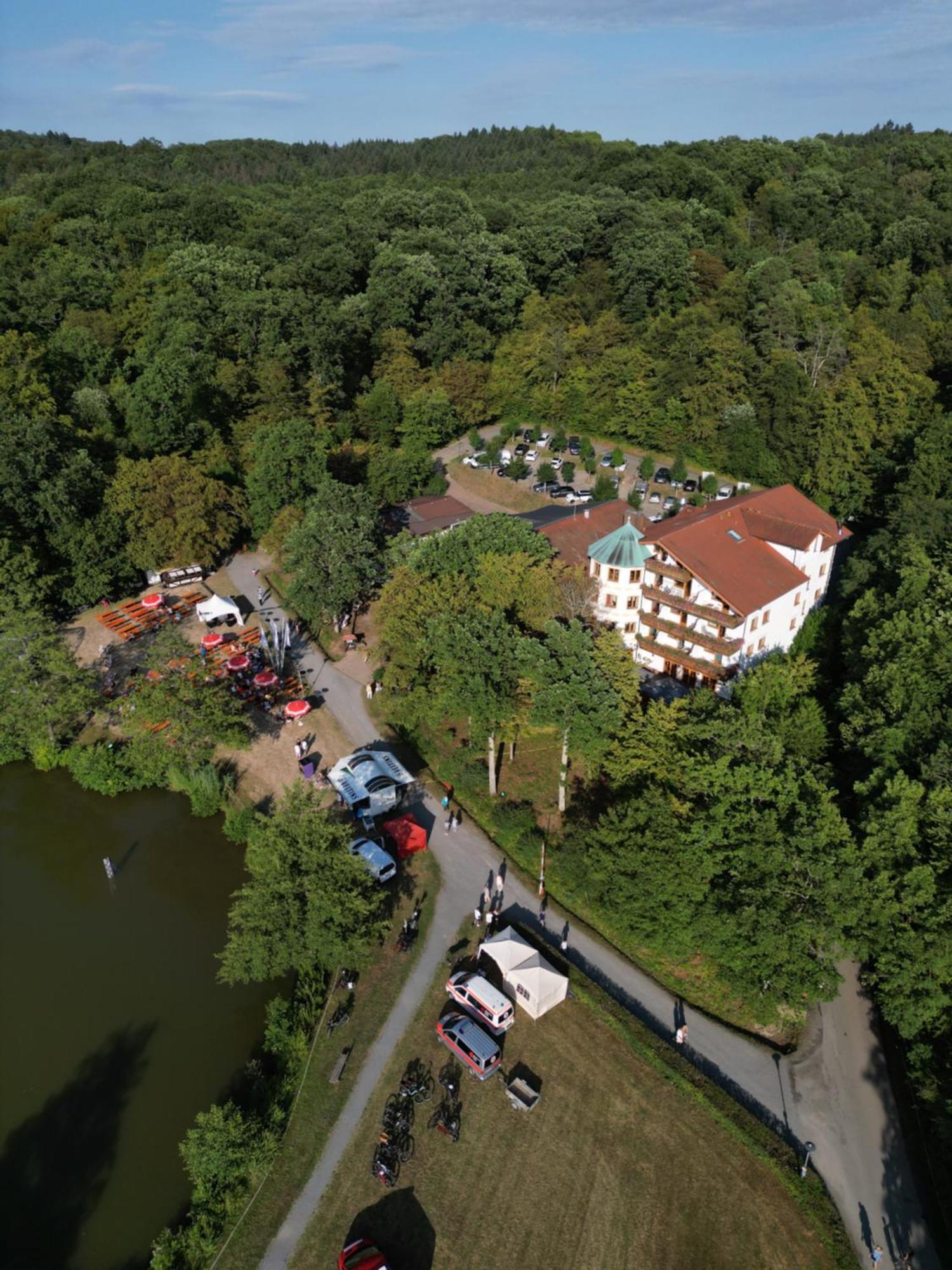 Hotel-Restaurant Kreuzberghof Tagungs- Und Veranstaltungshotel 티에펜바흐 외부 사진