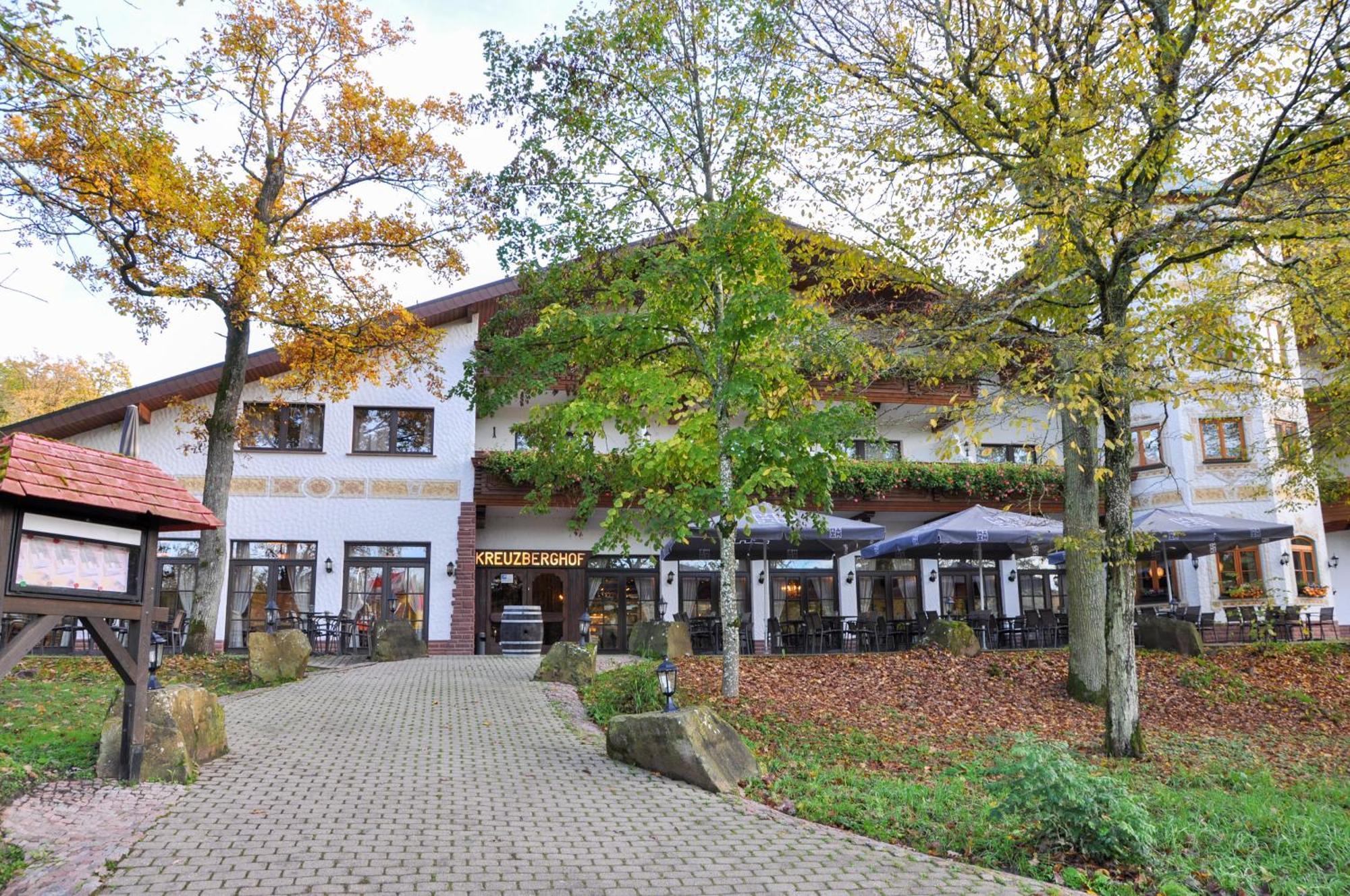Hotel-Restaurant Kreuzberghof Tagungs- Und Veranstaltungshotel 티에펜바흐 외부 사진