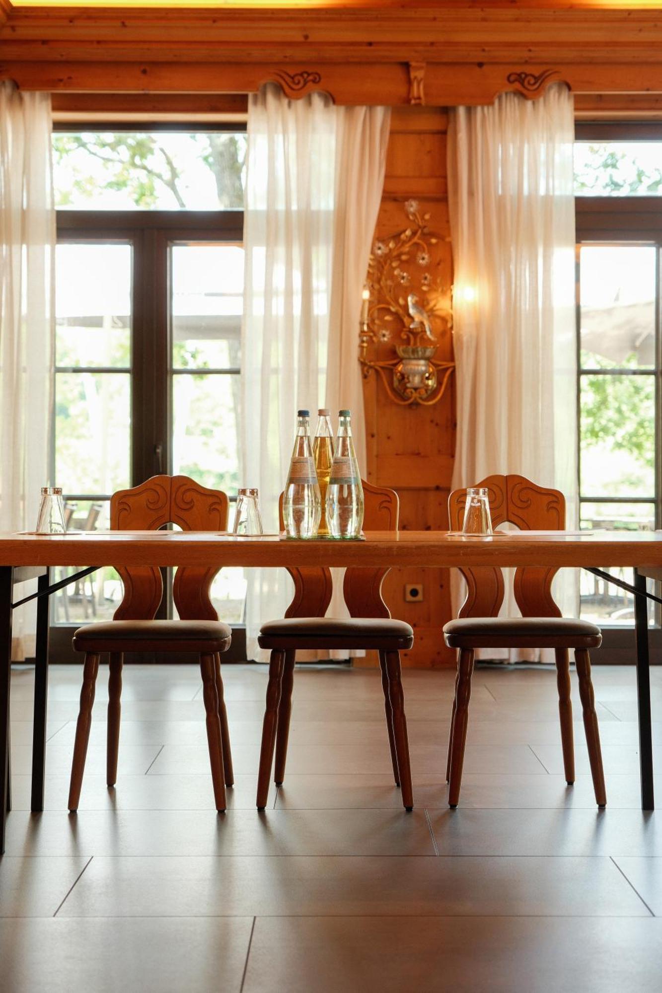 Hotel-Restaurant Kreuzberghof Tagungs- Und Veranstaltungshotel 티에펜바흐 외부 사진