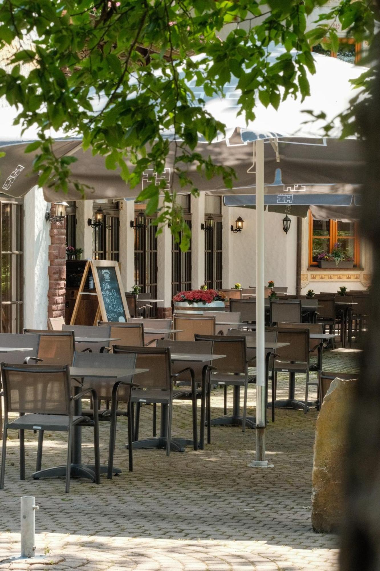 Hotel-Restaurant Kreuzberghof Tagungs- Und Veranstaltungshotel 티에펜바흐 외부 사진